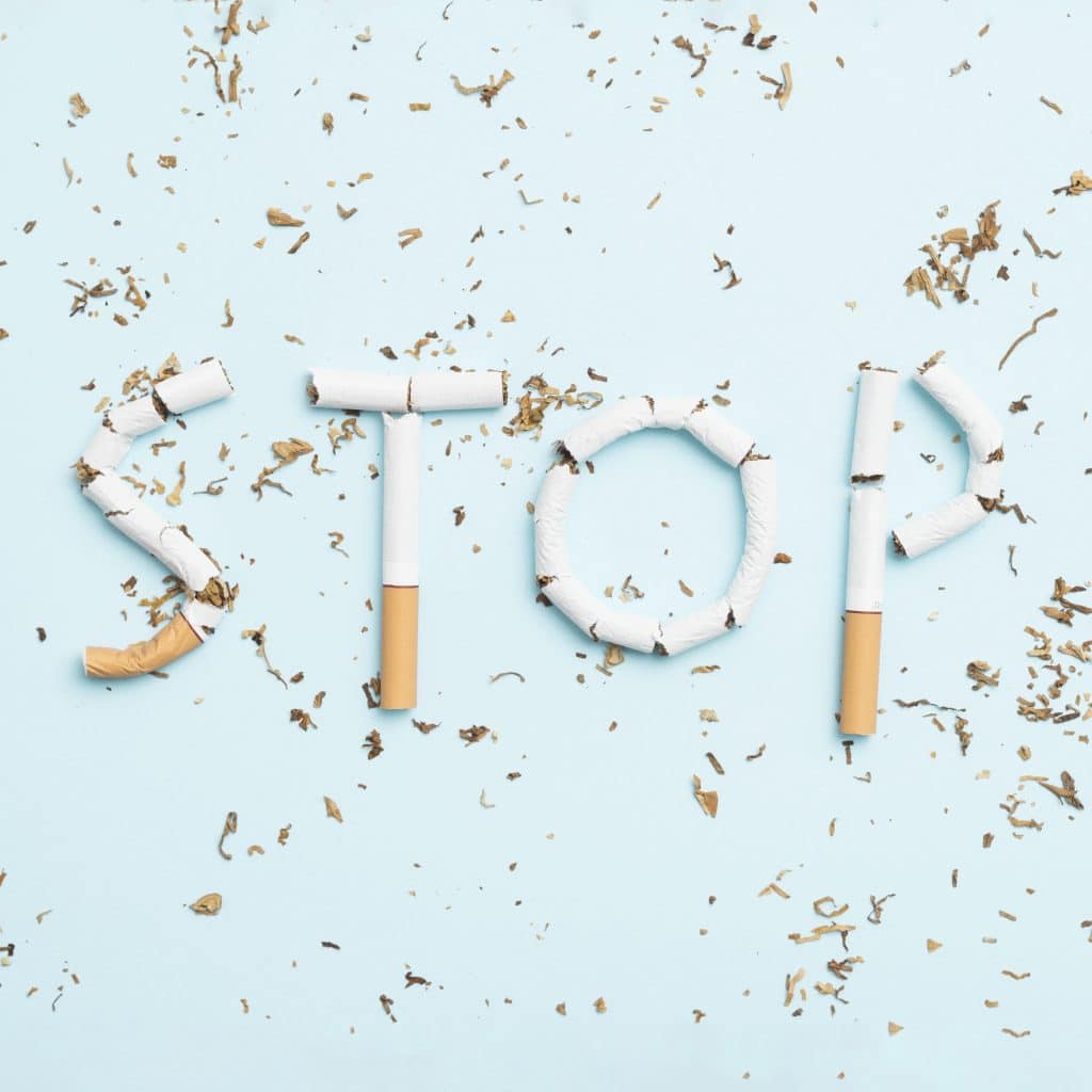 Arrêt du tabac cigarette cassée marqué stop